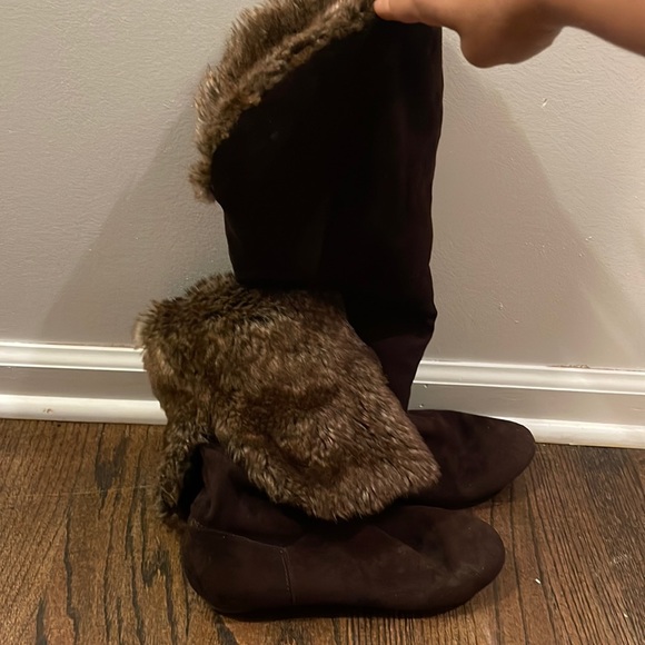 Report gently loved high/low fur boots! - Picture 2 of 2